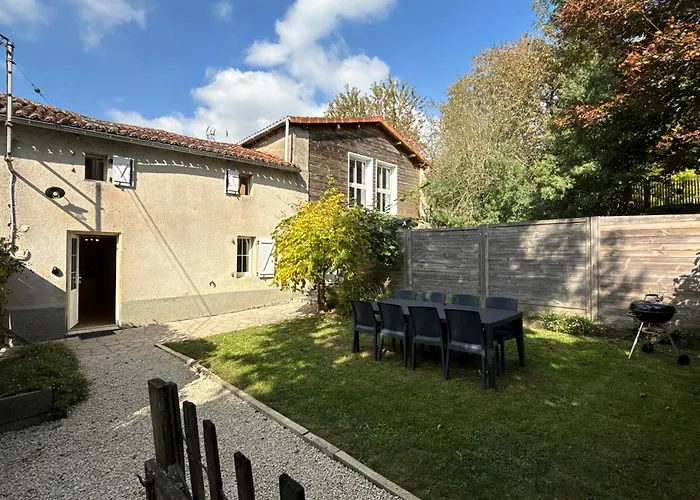 Le Hameau Des Possibles 16- Personnes Hébergement de vacances La Foret-sur-Sevre